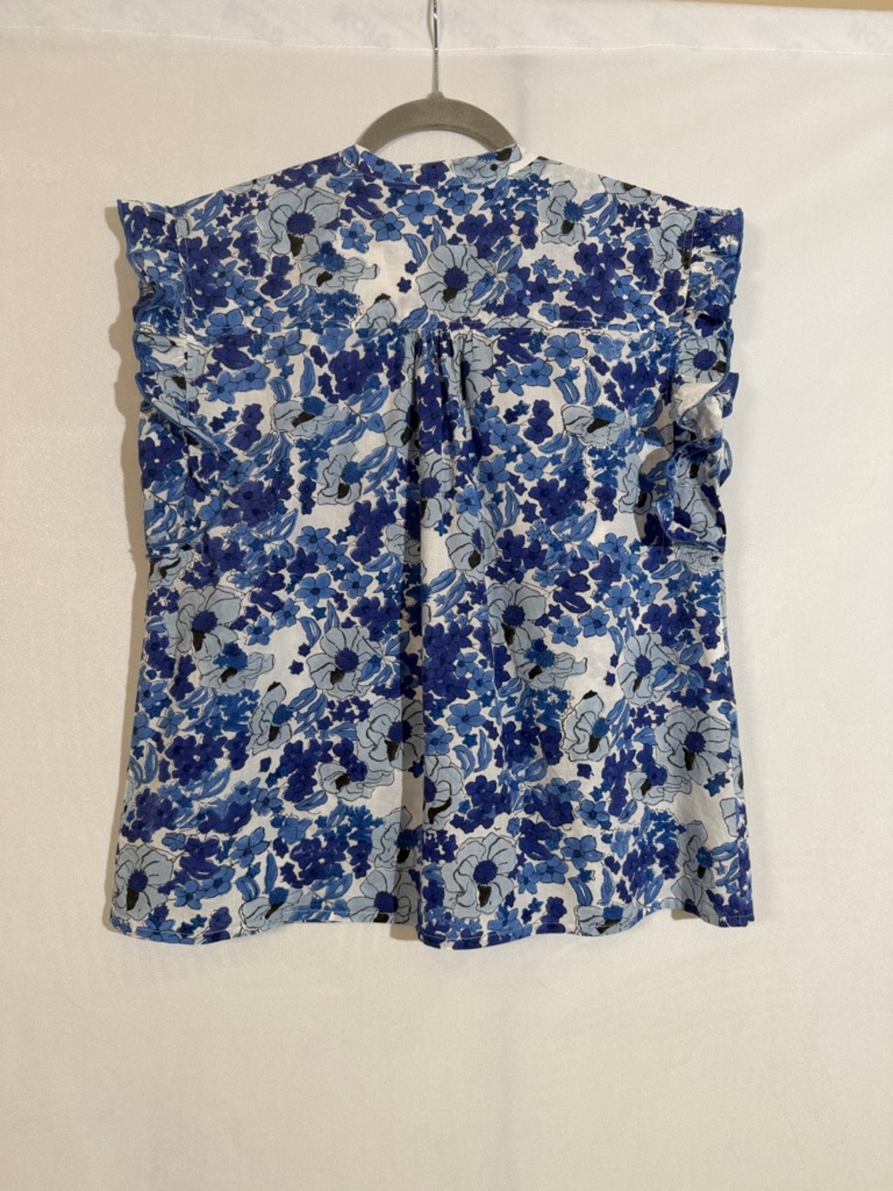 Ro’s Garden Blue Nevano Dawson Top Size S Blue Floral EUC - Picture 5 of 10